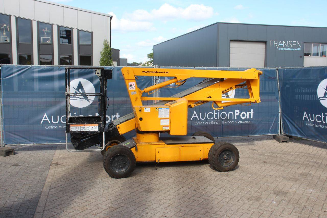 Nifty HR12NE Electric Articulated Boom Lift 12m 2012