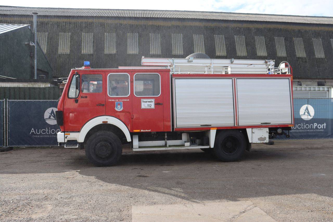 Camion de pompier Mercedes-Benz 1019 AF Diesel 192cv 1983