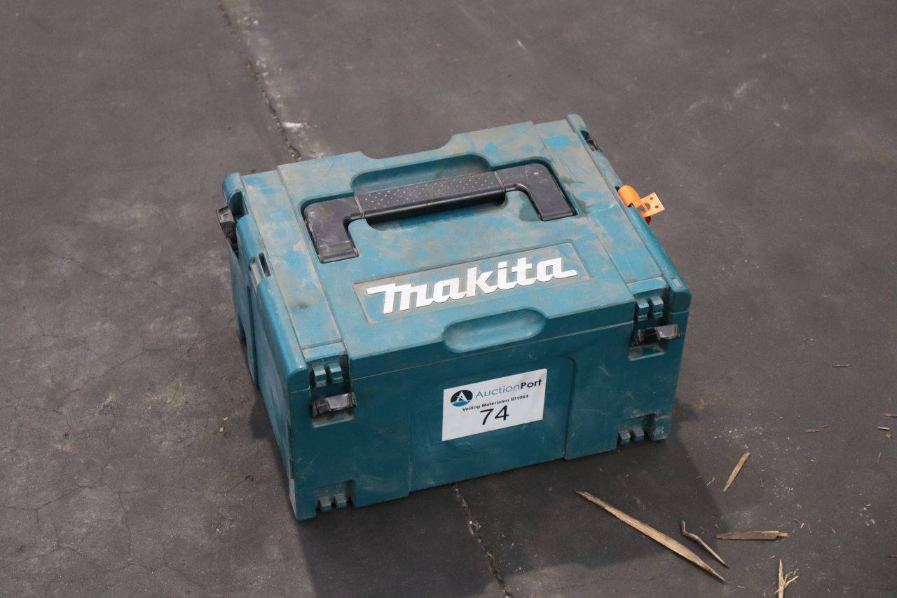 Llave de impacto inalámbrica Makita con estuche