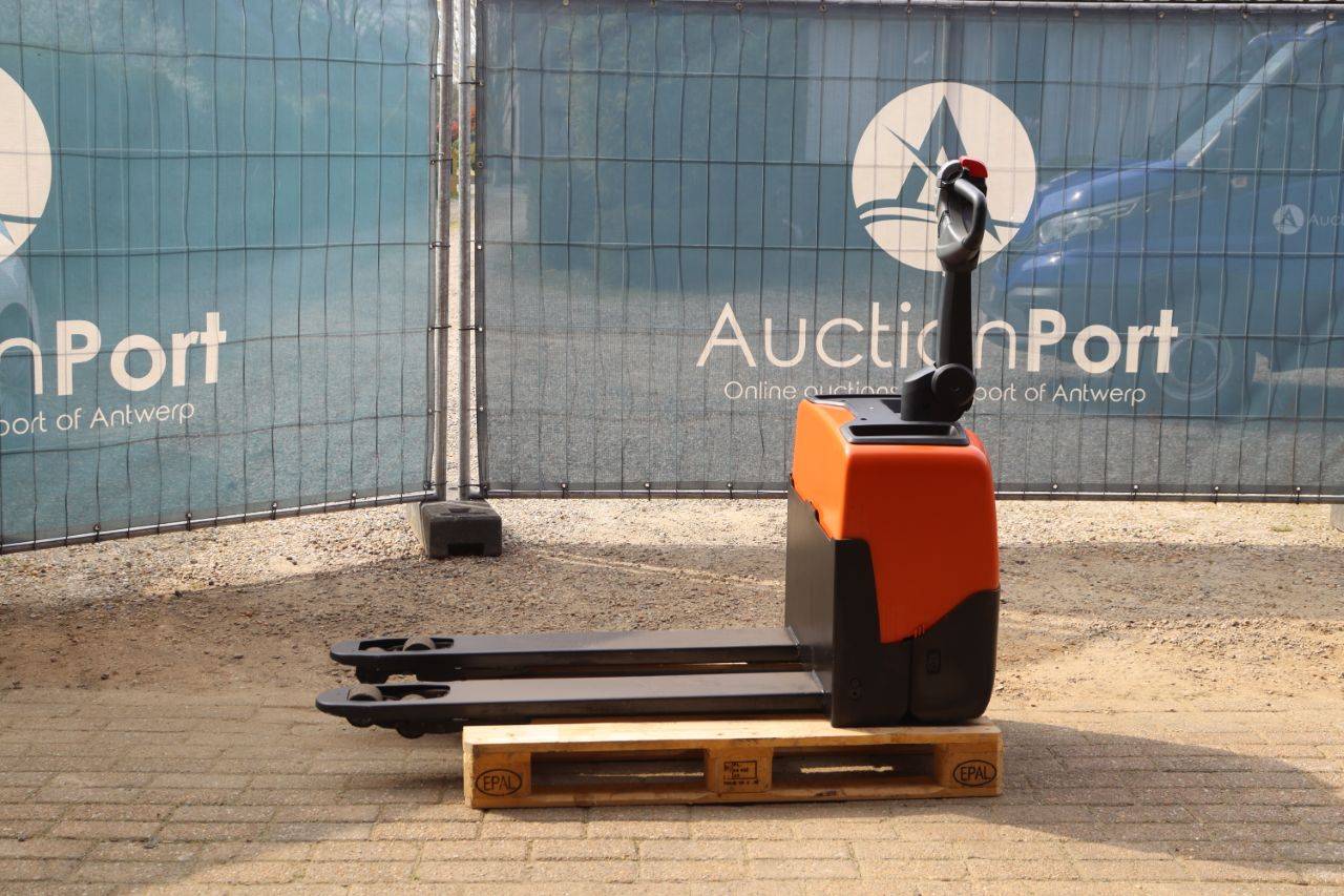 Toyota LWE130 Electric Pallet Truck 1300kg 2020