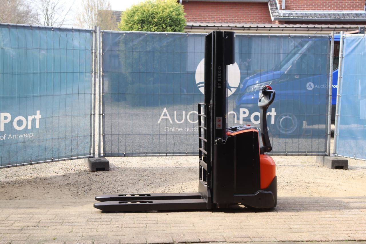 Stacker BT SWE140L Electric 1400kg 2.65m 2015