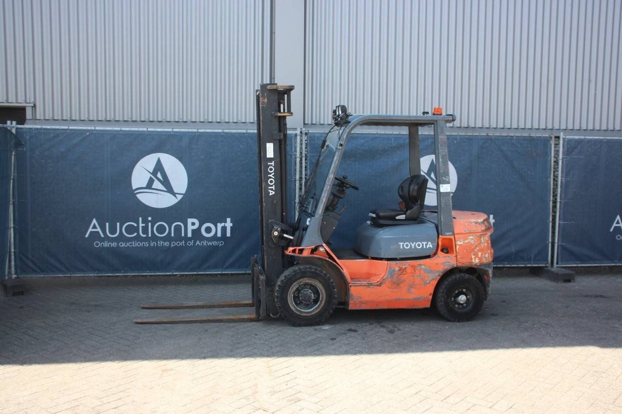 Forklift Toyota 62-7FDF25 Diesel 2500kg 4.7m 2005