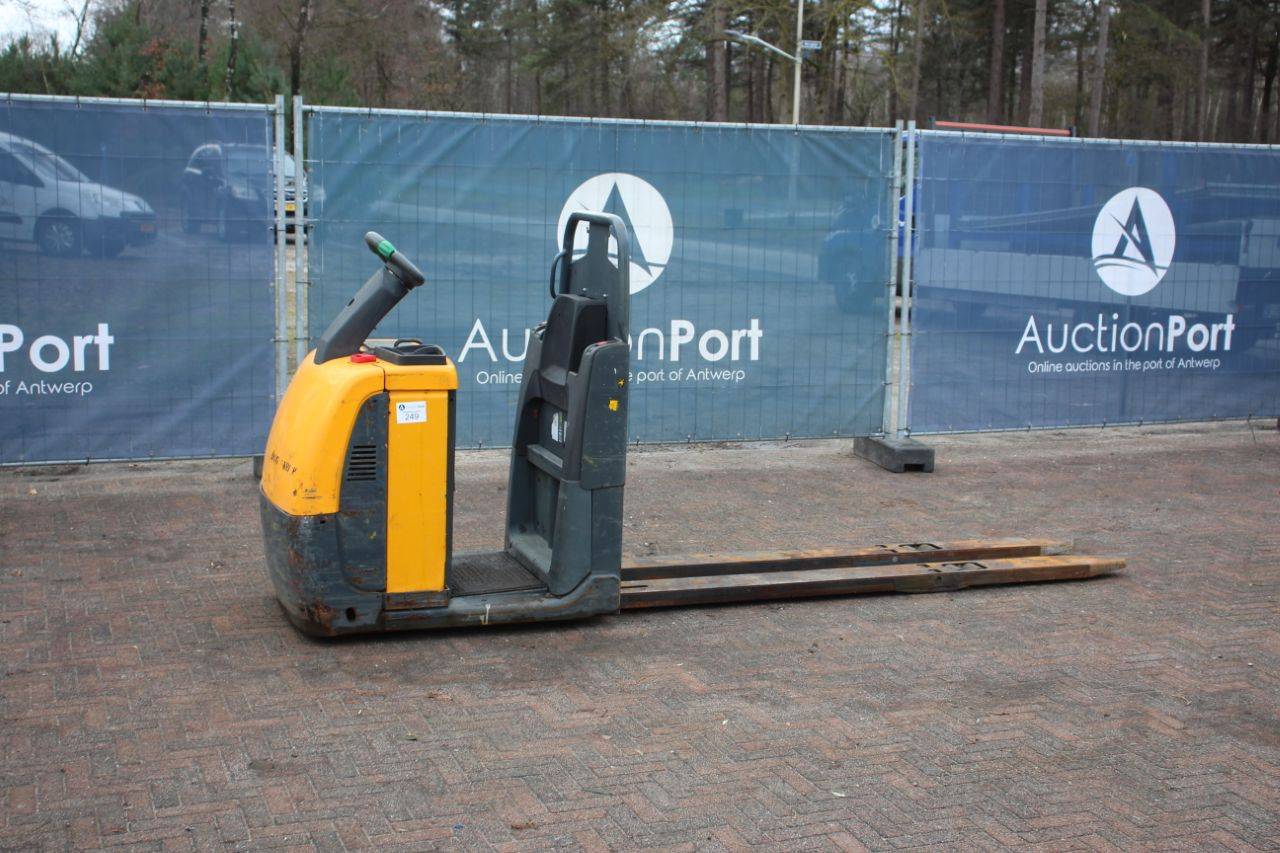 Pallet truck Jungheinrich ECE 225 Electric 2500kg 2011