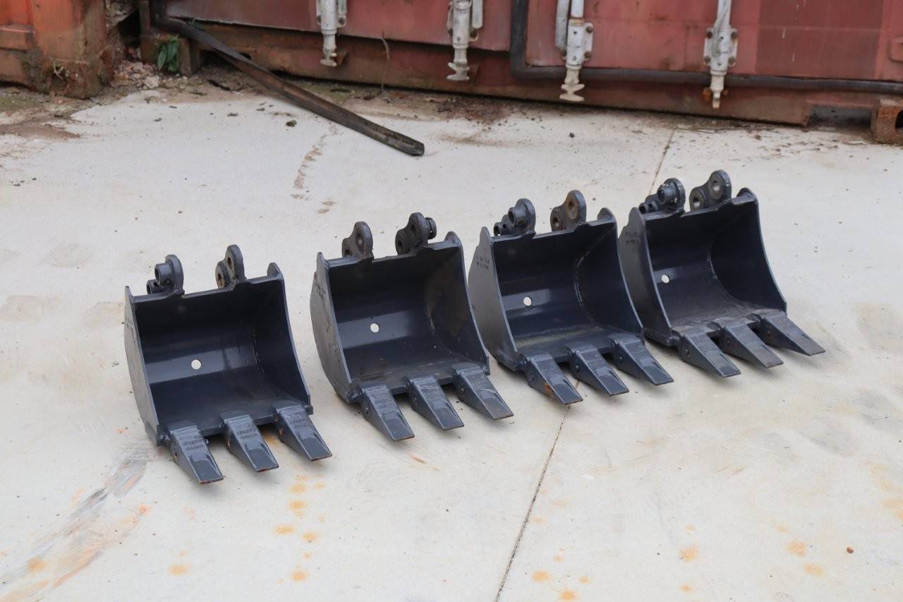 Sunward 800kg Excavator Buckets New 4 Pieces