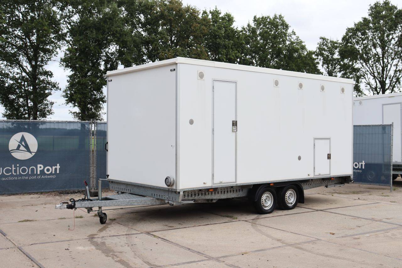 Business closure of various rental equipment