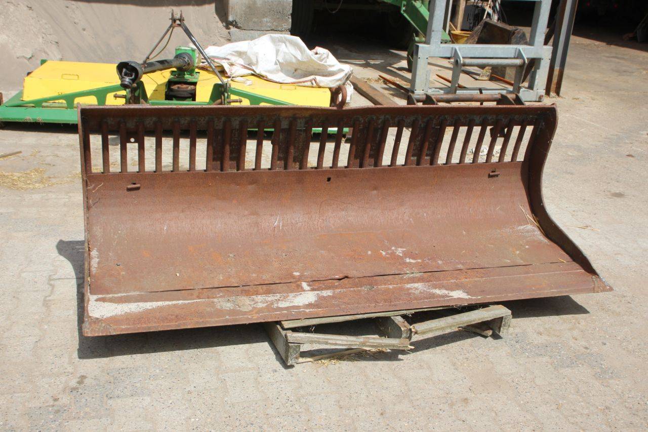 Sliding bin