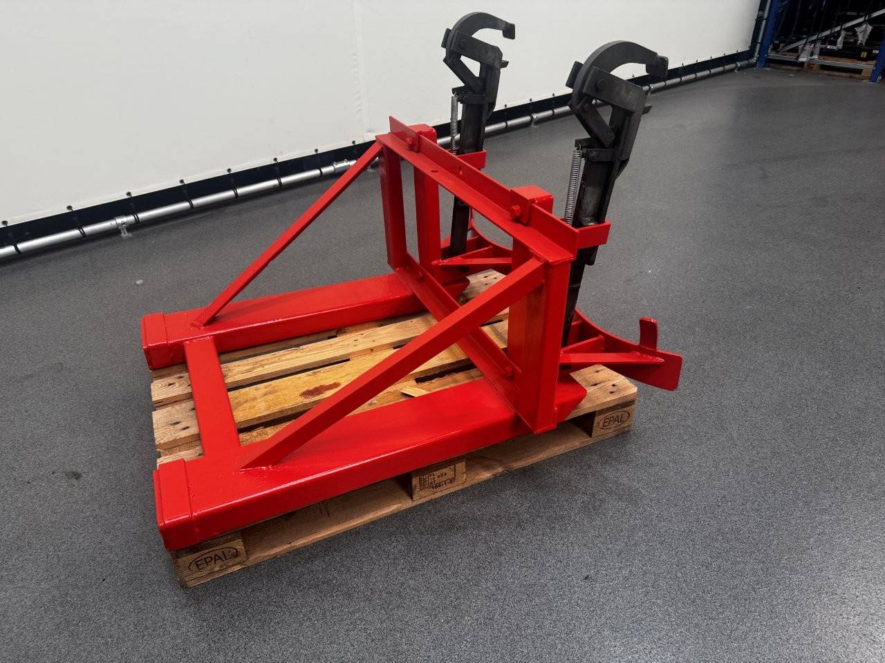 Barrel grabber forklift truck for 2 barrels 60-220 liters equipped with fork shoes 