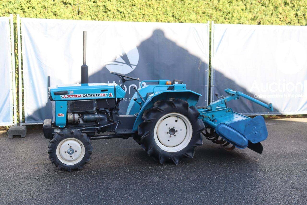 Mini trator Mitsubishi D1500VFD-L Diesel 15hp com cultivador