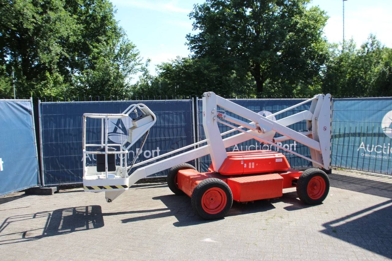 Articulated boom lift Electric