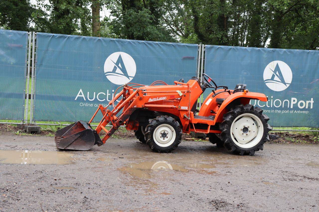 Kubota Saturn X-20 Mini Tractor Diesel 20 hp with front loader