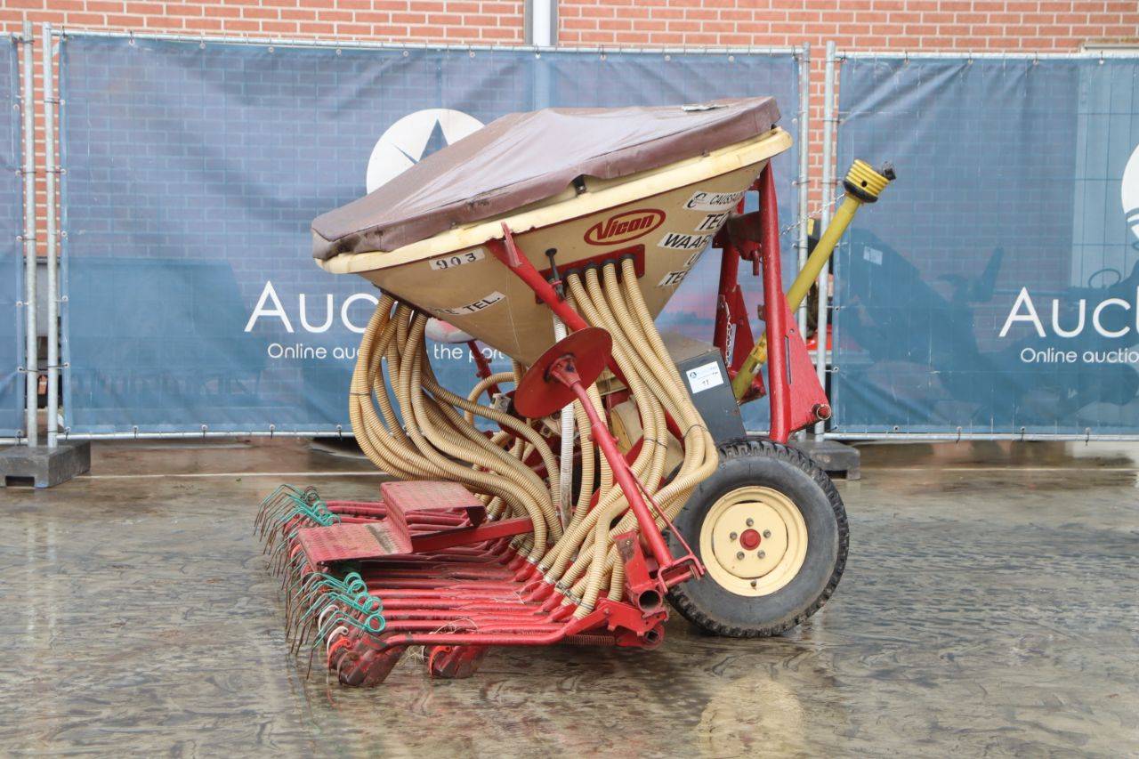 Seeder Vicon LZ 301 