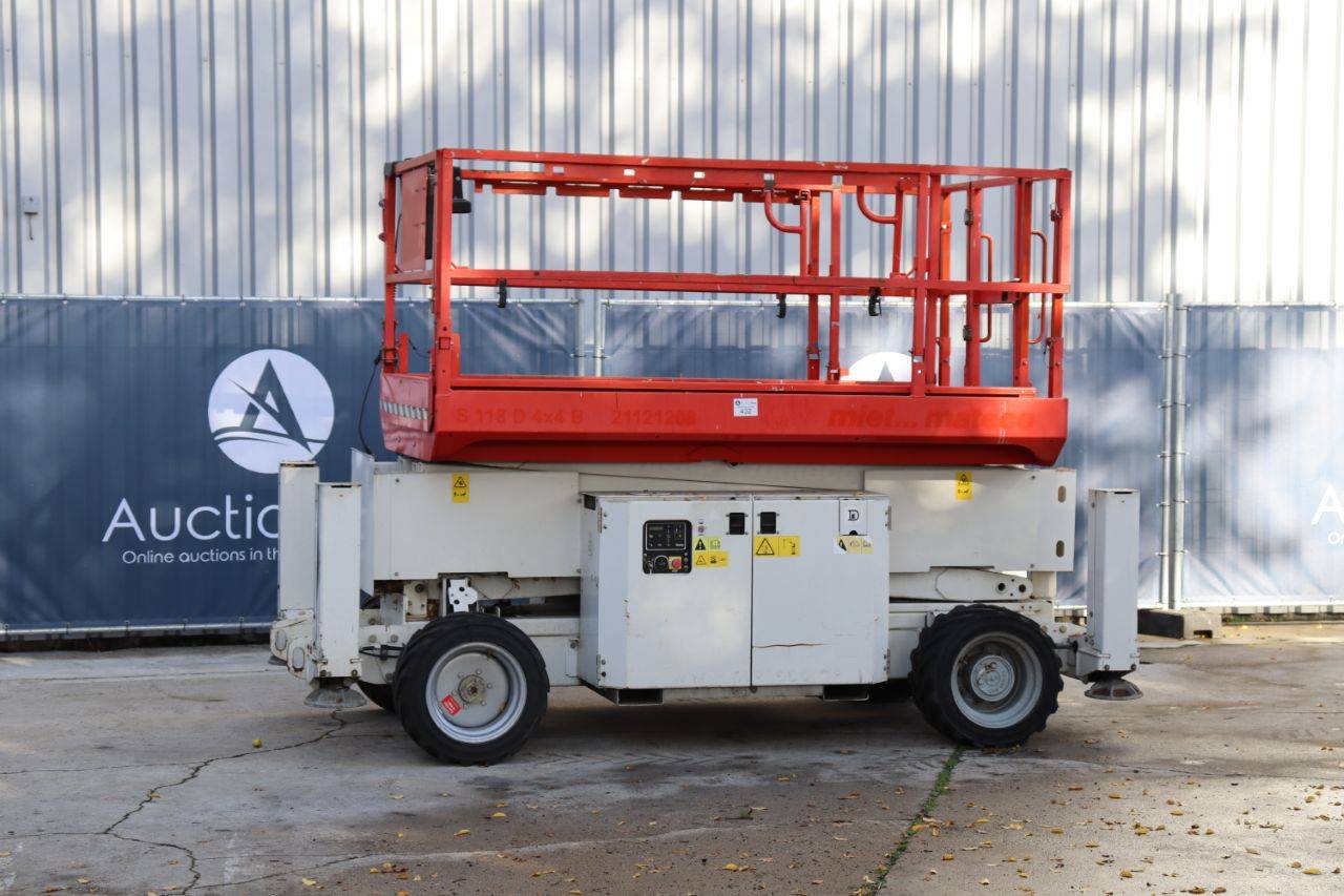 Scissor lift Genie GS3369 RT Diesel 11.75m 2014