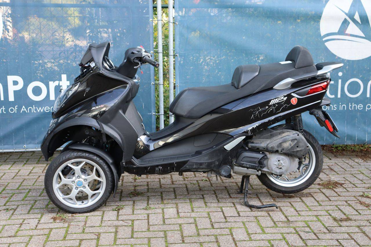 Scooter Piaggio MP3 300ie Business Gasolina 21hp