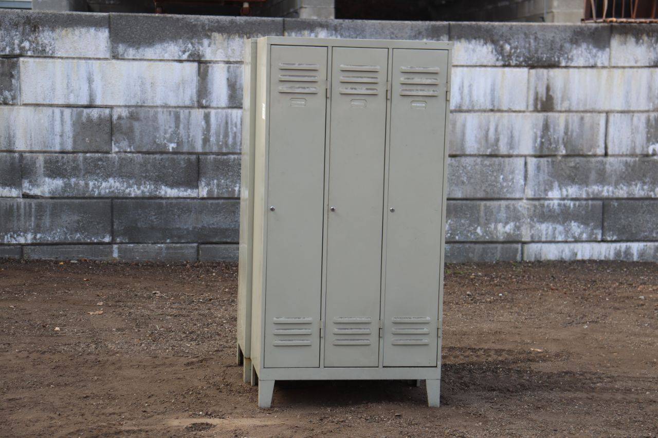 Metal cabinet 2 pieces