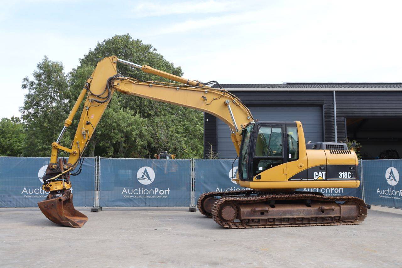 Earthmoving - Excavators - Wheel loaders - Mini excavators - Equipment