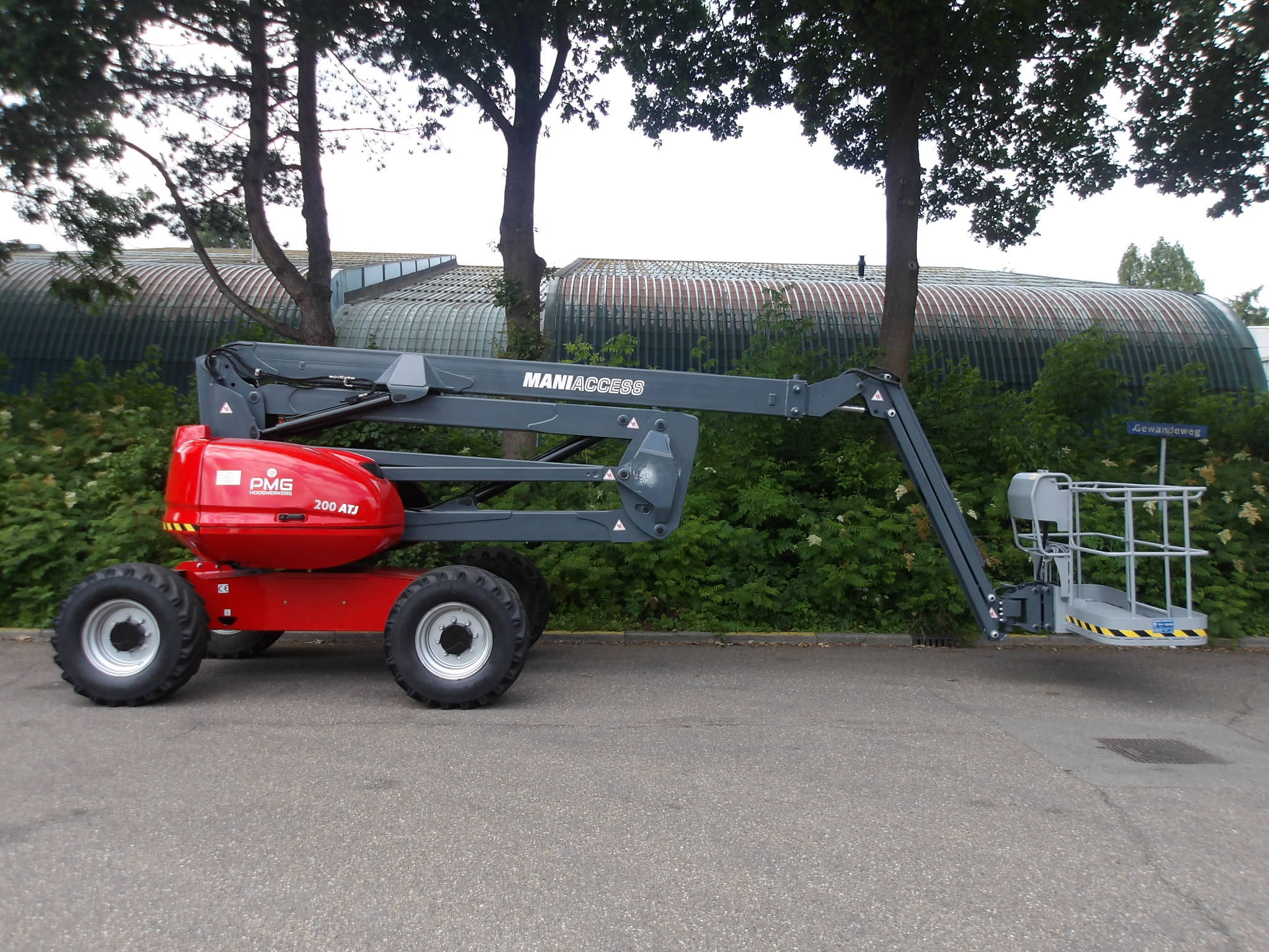 Aerial work platforms and scissor lifts