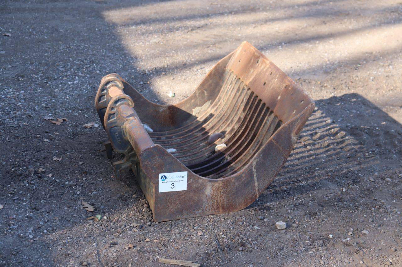 Rake bucket